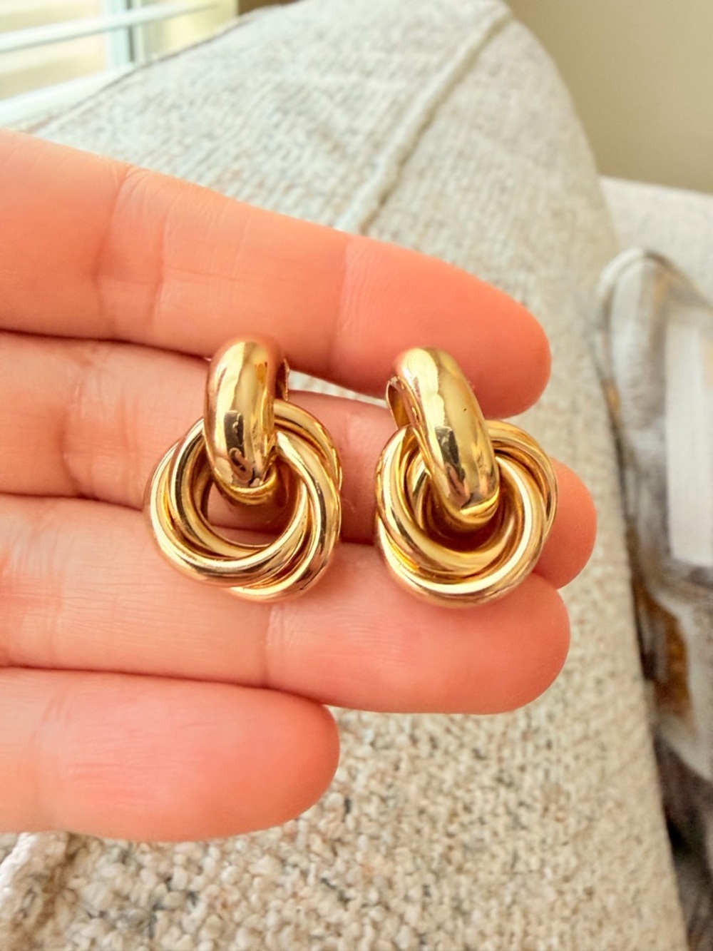 Knot Gold Beautiful Earrings - Picture 5 of 5